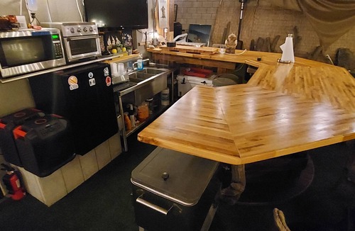 Westside Costa Mesa Cabin | This Venue is set up for hourly rates only. 4.5 hour min. Capacity 150 guests