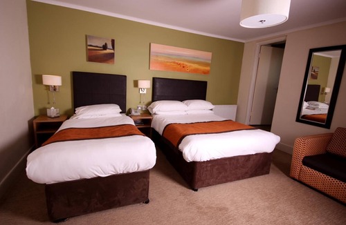 Llanelli Hotel | Thomas Arms