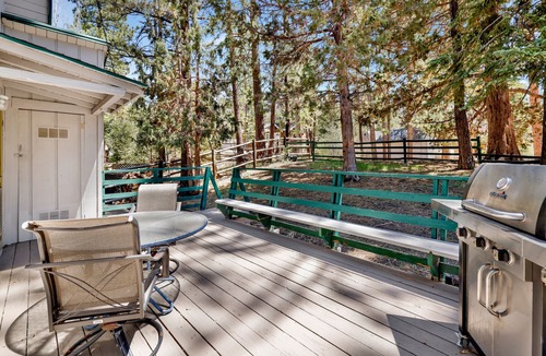 Moonridge Cabin | Three Bears Resort Cabin at Big Bear Lake