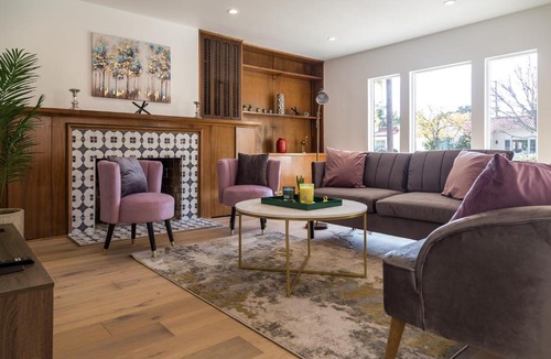 Larchmont House | THREE UNIT HOLLYWOOD COMPLEX W/3 PRIVATE ENTRANCES