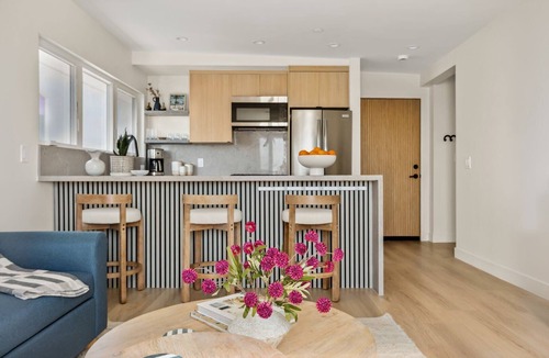 Manhattan Beach Condo | Tide House Unit D | Modern Oceanview 1BD w Parking