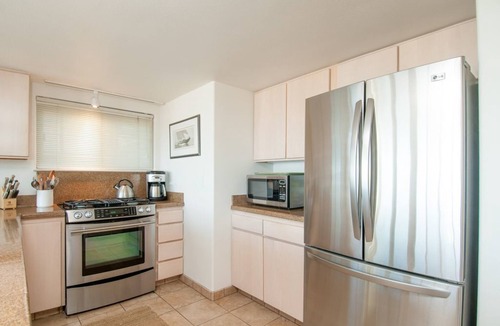 Monterey House | Tides In - Monterey Beach House - Oceanfront, Walk to Fisherman's Wharf