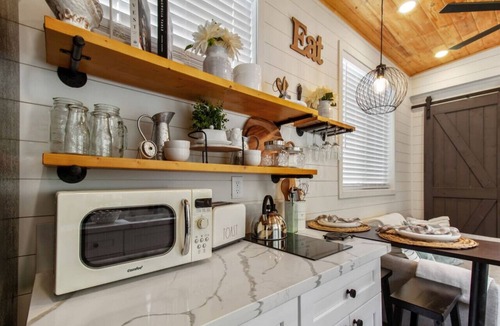 Canyon Country House | Tiny Farmhouse on Wheels! No Pet Fee!
