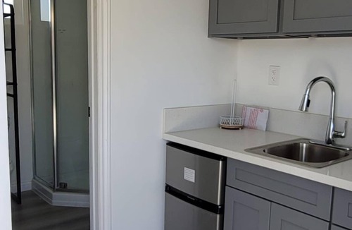 Moreno Valley House | Tiny house, private with Free parking.