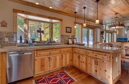 Tahoma House | Tippy Canoe By Tahoe Getaways - W Shore 4 BR w Hot Tub & Sauna