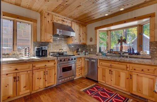 Tahoma House | Tippy Canoe By Tahoe Getaways - W Shore 4 BR w Hot Tub & Sauna