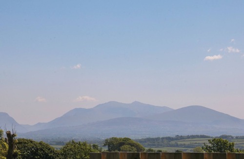Bodorgan Cottage | TITHE BARN, pet friendly, luxury holiday cottage in Malltraeth