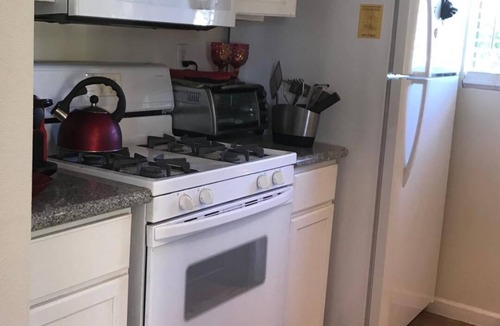 Mar Vista Apartment | Top floor pad near the beach