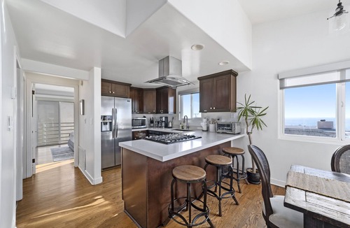 El Segundo Condo | Top Floor Unit with Panoramic Views Steps to the beach with 3 Parking Spots!