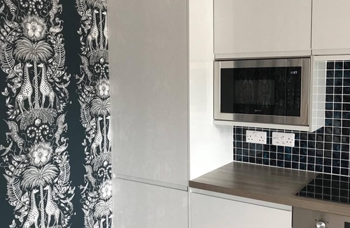 Old Town Apartment | Top Royal Mile 2 Bedroom 2 Shower Room Apartment