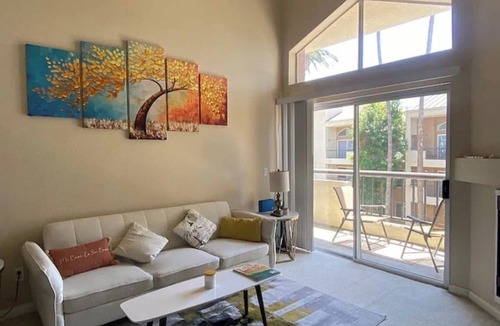 Warner Center Apartment | Topanga Luxe Loft