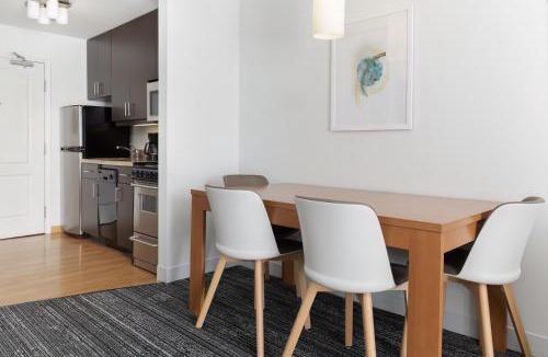 Monrovia Hotel | TownePlace Suites by Marriott Monrovia