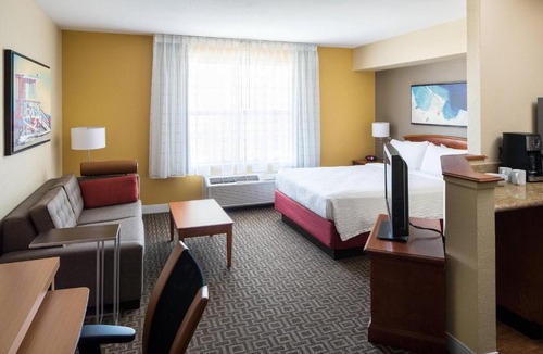 Hawthorne Hotel | TownePlace Suites Los Angeles LAX Manhattan Beach