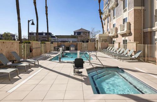 Rancho Cucamonga Hotel | TownePlace Suites by Marriott Ontario Airport