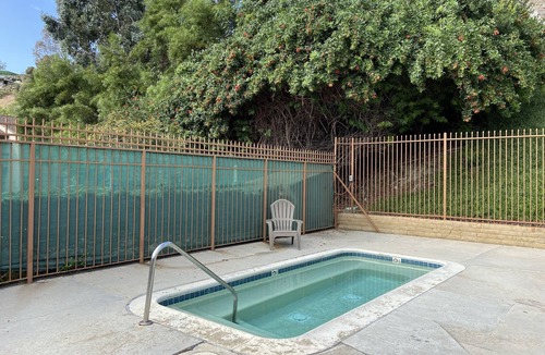 Lincoln Acres House | Townhouse 3BR for 6, Pool, SPA, Tenis Walk to Plaza Bonita Mall 15Min Downtown