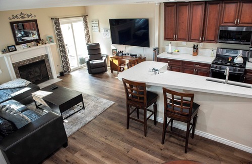 North Tustin House | Townhouse close to it all