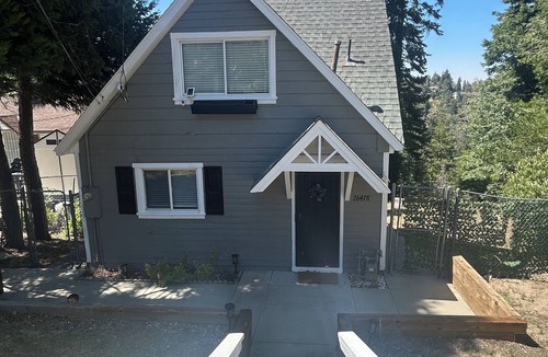 Twin Peaks Cabin | Tranquil cabin with WiFi in Twin Peaks