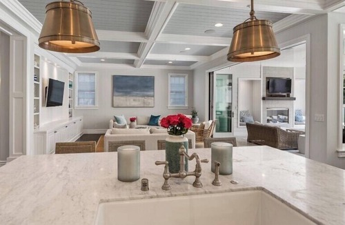 Tree Section House | Tranquil Living at a Stylish Seaside Retreat in the Heart of Manhattan Beach