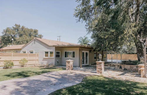 Newhall House | Tranquil Oasis - 3 Bedroom Family Retreat with Private Pool
