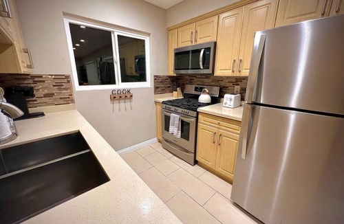 Montrose Apartment | Tranquil 2 Beds/2 Baths in the Heart of Montrose!