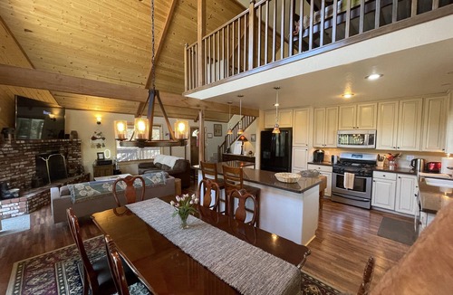 Woodlands Ski Chalet | Tranquility in East Big Bear Valley - just minutes from where you wanna go!