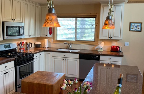 Woodlands Ski Chalet | Tranquility in East Big Bear Valley - just minutes from where you wanna go!