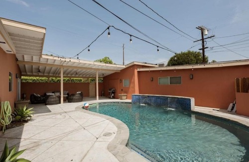 Melrose Villa | Tranquility in Prime Location