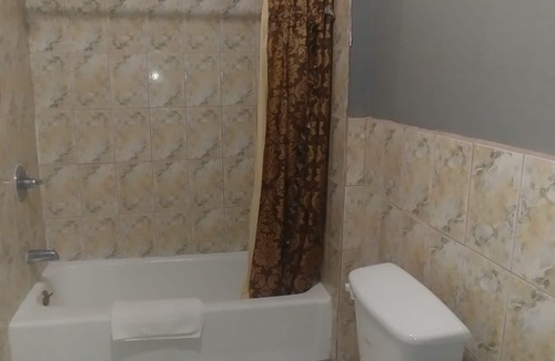 South Wrigley Hotel | Travel Eagle Inn Motel