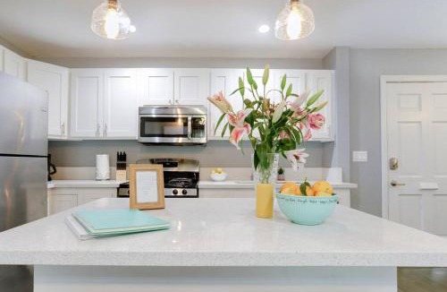 Willmore Apartment | Traveler's Pick Cozy, Near Beach & Dtwn,Prkg LB C