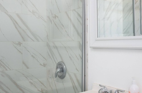 Westlake Apartment | Traveler's Place - Dream LA Exp!