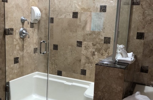 Lawndale Hotel | Travelers Inn