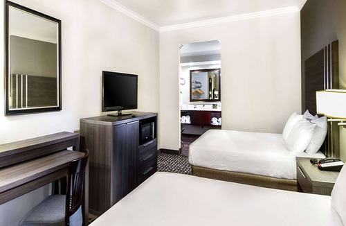 Commerce Hotel | Travelodge by Wyndham Commerce Los Angeles Area