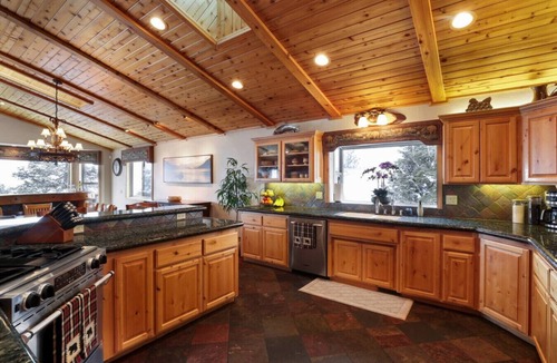 Upper Moonridge House | Treetop Oasis + Hot Tub + Lake Views +EV + A/C