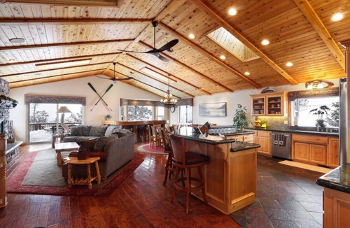 Upper Moonridge House | Treetop Oasis + Hot Tub + Lake Views +EV + A/C