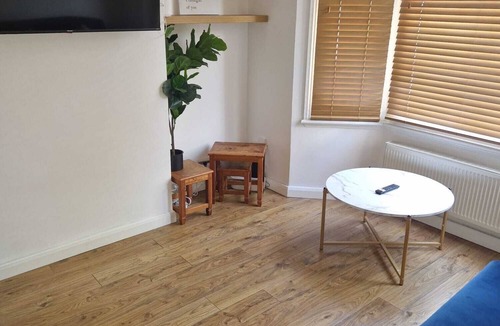 South Camberwell House | Trendy 1 Bed Home In Peckham - Sleeps Up To 4