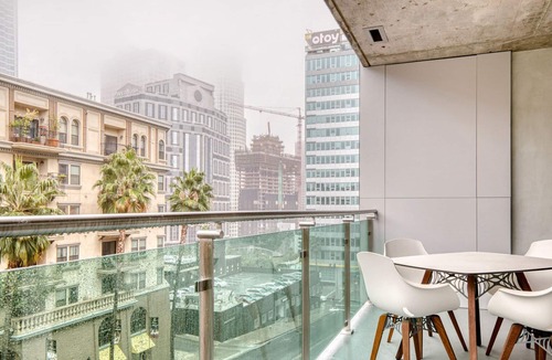 City West Apartment | Trendy Downtown 1BR w/Pool, Gym & W/D near Staples Center, by Blueground