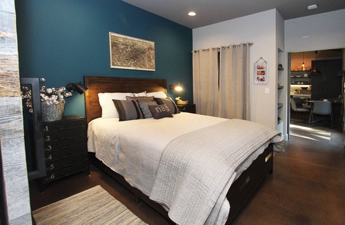 Canyon Country House | Triumph Oaks Modern Ranch Guest House Farm Stay! Chickens, Goats & Horses!