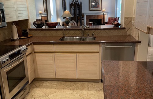 Airport Area Condo | Tropical Upscale Resort Living - Newport Beach - Irvine