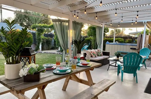 Arlington South House | Tropical Vacation Home | Jacuzzi*Fire Pit*5 Stars