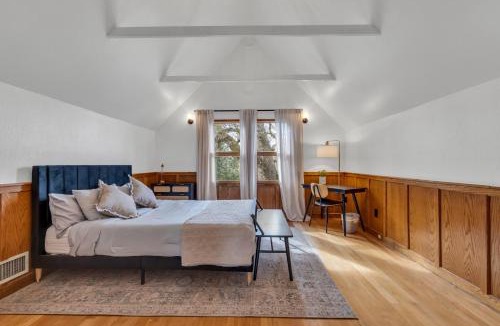 Fair Oaks House | Tudors Village BNB