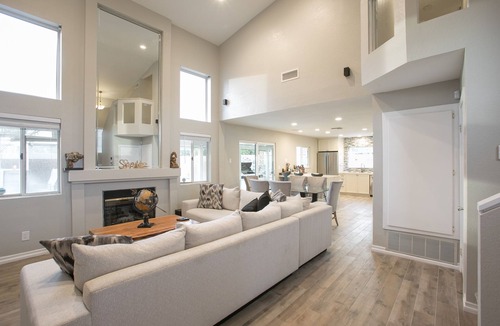 Indio House | "Tulip Play House"5 Bedrooms 3.5 bath Pool & Spa w/Built in BBQ, big side yard
