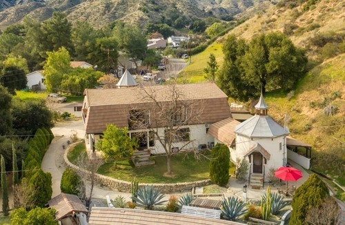 Val Verde Apartment | Turret - Charming Private Steeple Room / Separate entrance