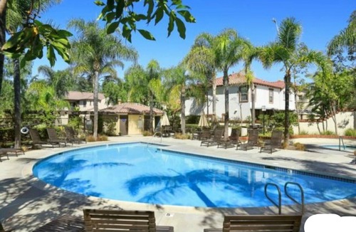 Tustin House | Tustin Retreat 4 Beds Sleeps 8 Family Ready