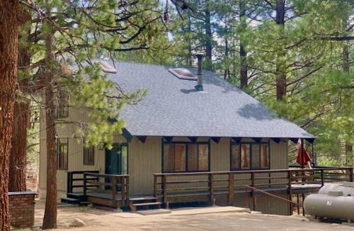 Bridgeport House | Twin Lakes,CA. Views, Beautifully Decorated, Private/Quiet; Fish in the Creek
