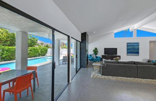 Twin Palms House | Twin Palms Tranquility by Oranj Palm