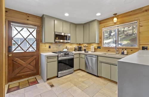 Twain Harte Cabin | Two adjacent Summer Cabins w/hot tub and glamping - sleeps 20