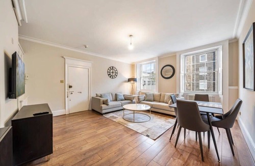 Belgravia Apartment | Two Bed Apartment in Belgravia with Balcony