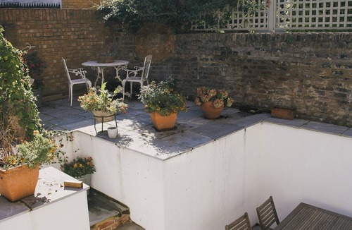Town Apartment | Two bedroom garden flat in Fulham close to transport and shops.