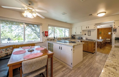 Mariposa House | Two Houses on 100 acres-Pool-2 Hot Tubs-45 Min to Yosemite Nat. Park