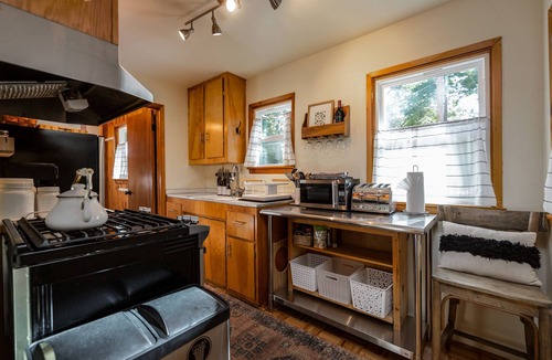 Pine Cove Cabin | Two Magical cabins *Spa, Fireplace, Pet Friendly*